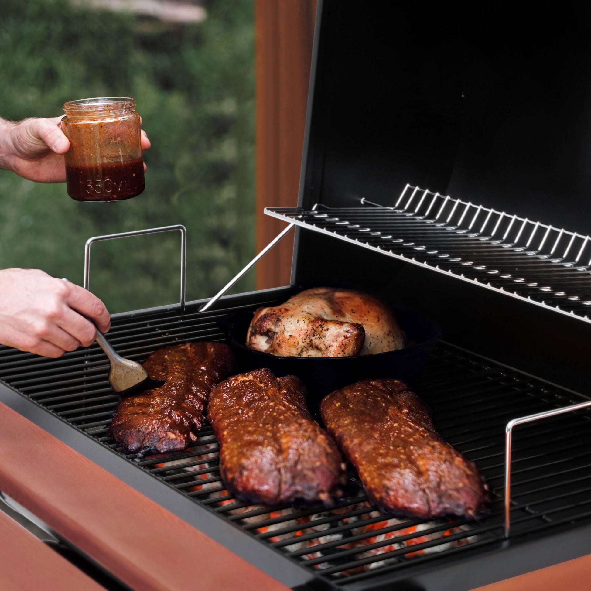 30-Inch Barrel Charcoal Grill with Wood-Painted Table - Royal Gourmet